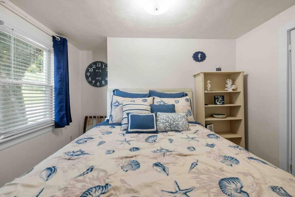 Beach Bungalow - 1 Block To Beach - Pets Welcome! Norfolk Exteriör bild